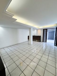 CASA PARA LOCAÇÃO NO CENTRO DE CAMPINA GRANDE IDEAL PARA RESIDÊNCIA OU PARA FINS COMERCIAIS.
