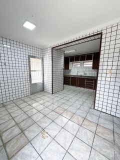 CASA PARA LOCAÇÃO NO CENTRO DE CAMPINA GRANDE IDEAL PARA RESIDÊNCIA OU PARA FINS COMERCIAIS.