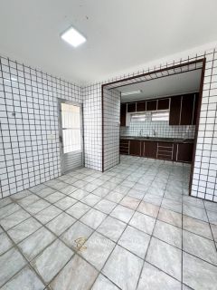 CASA PARA LOCAÇÃO NO CENTRO DE CAMPINA GRANDE IDEAL PARA RESIDÊNCIA OU PARA FINS COMERCIAIS.