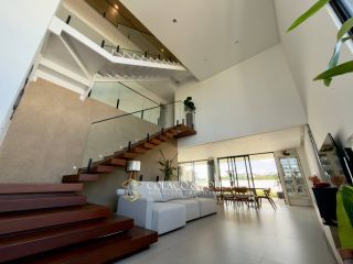 CASA PRONTA À VENDA NO SIERRA ECO RESORT EM CAMPINA GRANDE/ 05 SUÍTES