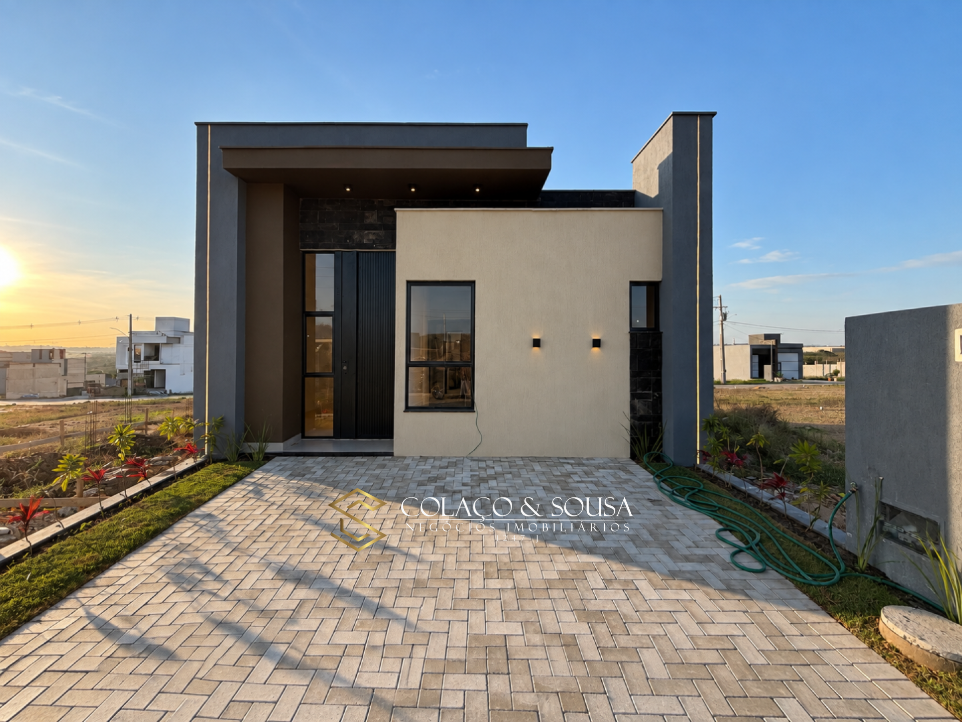 CASA À VENDA, 3 QUARTOS NO VILLAGE SUDOESTE – R$ 385 MIL