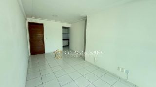 APARTAMENTO DE 2 QUARTOS À VENDA NO CATOLÉ COM VARANDA.