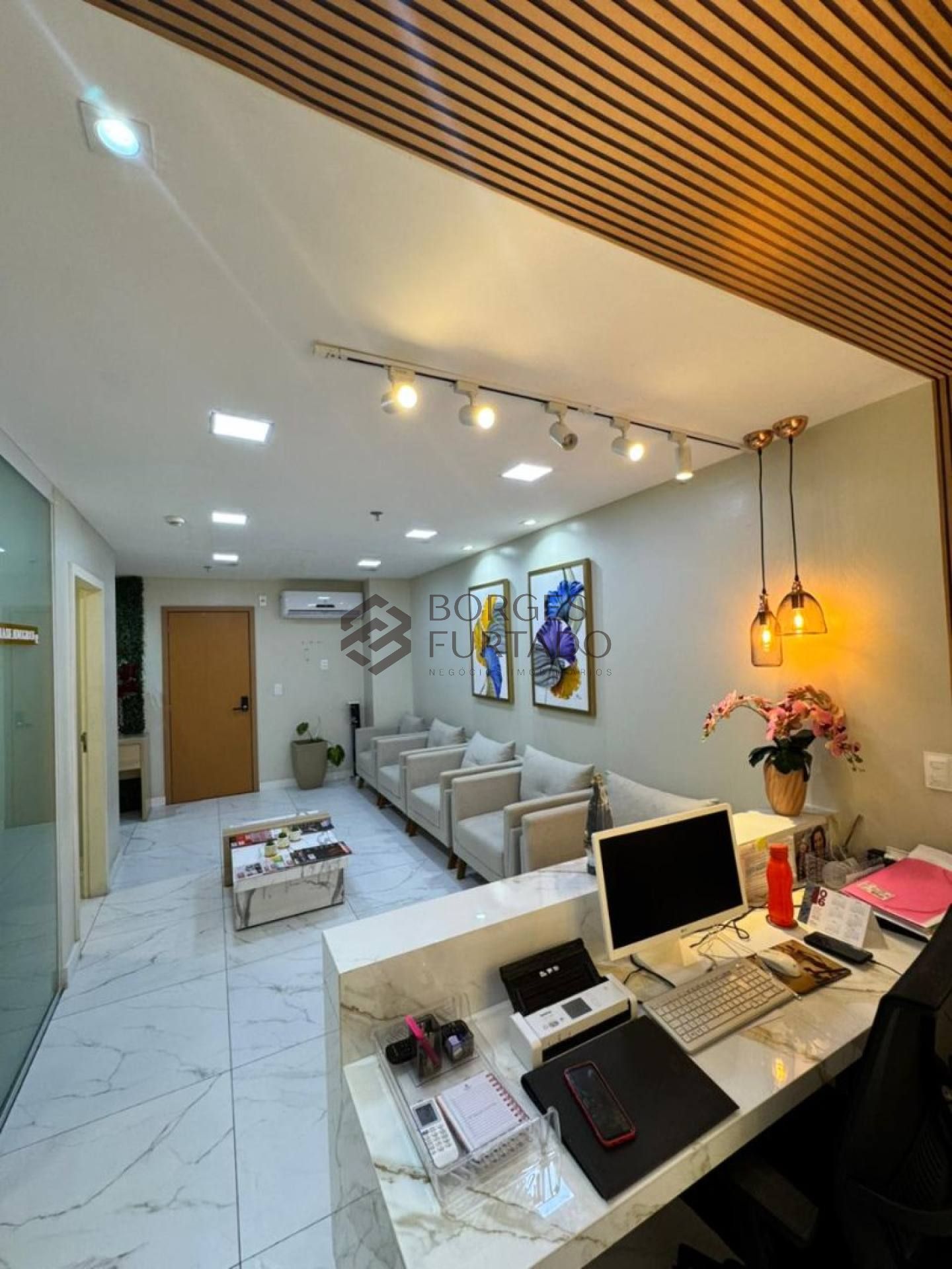 Sala Empresarial de Alto Padrão à Venda no Shopping Rio Poty | Estrutura Completa e Pronta para Uso