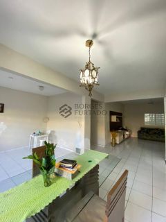 Casa Térrea à Venda na Zona Sul de Teresina – 5 Quartos, 500m² e Espaço de Sobra para sua Família