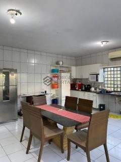 Casa Térrea à Venda na Zona Sul de Teresina – 5 Quartos, 500m² e Espaço de Sobra para sua Família