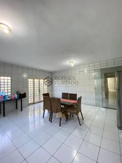 Casa Térrea à Venda na Zona Sul de Teresina – 5 Quartos, 500m² e Espaço de Sobra para sua Família