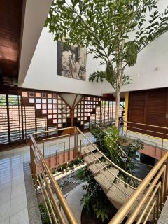 Casa Duplex de Luxo com 5 Suítes, Jardim Interno e Claraboia | 600 m² Construídos | Arquitetura Exclusiva