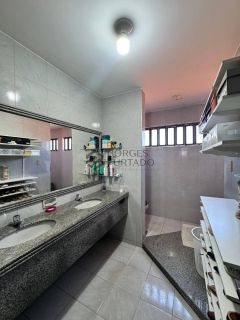 Casa Duplex de Luxo com 5 Suítes, Jardim Interno e Claraboia | 600 m² Construídos | Arquitetura Exclusiva