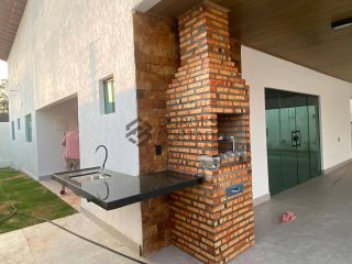 Casa de Alto Padrão à Venda no Bairro Uruguai, Zona Leste de Teresina – 3 Suítes, Piscina e Acabamento Sofisticado
