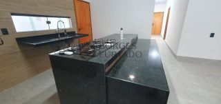 Casa de Alto Padrão à Venda no Bairro Uruguai, Zona Leste de Teresina – 3 Suítes, Piscina e Acabamento Sofisticado