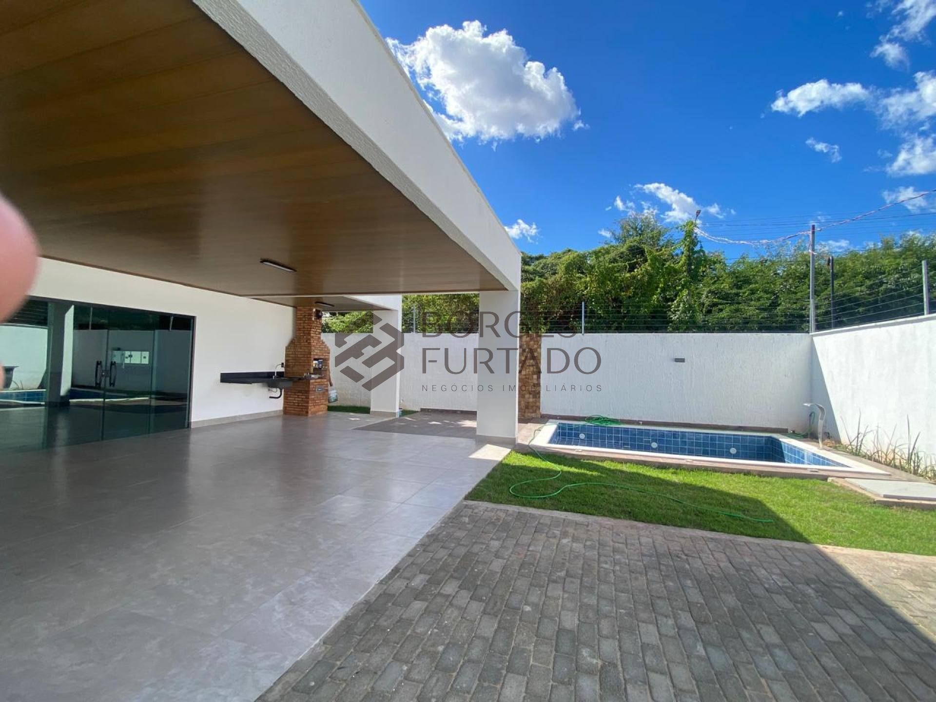 Casa de Alto Padrão à Venda no Bairro Uruguai, Zona Leste de Teresina – 187 m², 3 Suítes, Piscina e Acabamento de Luxo
