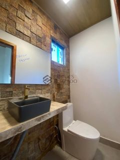Casa de Alto Padrão à Venda no Bairro Uruguai, Zona Leste de Teresina – 187 m², 3 Suítes, Piscina e Acabamento de Luxo