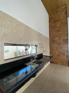 Casa de Alto Padrão à Venda no Bairro Uruguai, Zona Leste de Teresina – 187 m², 3 Suítes, Piscina e Acabamento de Luxo