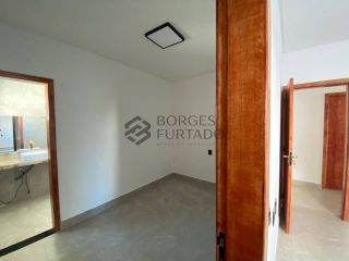 Casa de Alto Padrão à Venda no Bairro Uruguai, Zona Leste de Teresina – 187 m², 3 Suítes, Piscina e Acabamento de Luxo