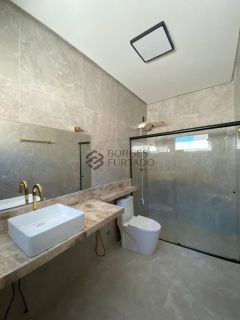 Casa de Alto Padrão à Venda no Bairro Uruguai, Zona Leste de Teresina – 187 m², 3 Suítes, Piscina e Acabamento de Luxo