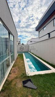 Casa Térrea de Alto Padrão à Venda no Terras Alphaville Teresina com Piscina