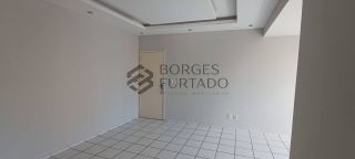 Apartamento à Venda com 3 Quartos e 2 Suítes em Condomínio Fechado