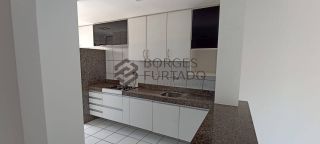 Apartamento à Venda com 3 Quartos e 2 Suítes em Condomínio Fechado