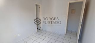 Apartamento à Venda com 3 Quartos e 2 Suítes em Condomínio Fechado