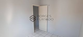 Apartamento à Venda com 3 Quartos e 2 Suítes em Condomínio Fechado