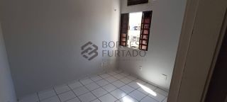 Apartamento à Venda com 3 Quartos e 2 Suítes em Condomínio Fechado