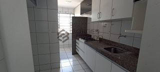 Apartamento à Venda com 3 Quartos e 2 Suítes em Condomínio Fechado