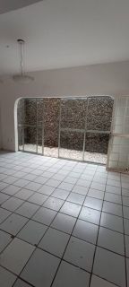 Casa de Alto Padrão com Piscina, Suítes e Espaço Gourmet à Venda