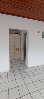 Casa de Alto Padrão com Piscina, Suítes e Espaço Gourmet à Venda