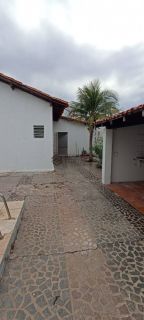 Casa de Alto Padrão com Piscina, Suítes e Espaço Gourmet à Venda