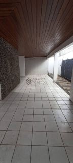 Casa de Alto Padrão com Piscina, Suítes e Espaço Gourmet à Venda