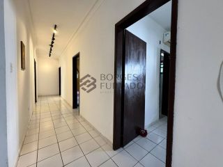 Casa Para Alugar com 5 quartos 3 suítes no bairro ININGA em Teresina
