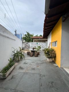 Casa Para Vender com 3 suítes no bairro SÃO CRISTÓVÃO em Teresina