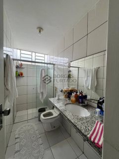 Casa Para Vender com 3 suítes no bairro SÃO CRISTÓVÃO em Teresina