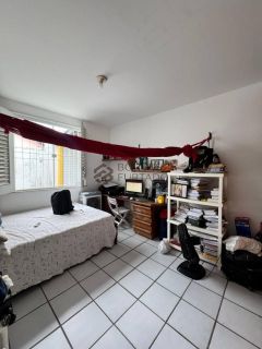 Casa Para Vender com 3 suítes no bairro SÃO CRISTÓVÃO em Teresina