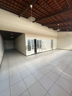 Casa Para Vender com 3 quartos sendo 2 suítes no bairro VALE QUEM TEM em Teresina
