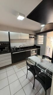 Casa mobiliada à venda na Piçarreira, em Teresina | 3 quartos, 2 suítes e edícula