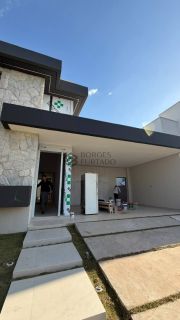 Casa de Condomínio Para Vender com 3 quartos 3 suítes no bairro NOVO URUGUAI em Teresina