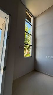Casa de Condomínio Para Vender com 3 quartos 3 suítes no bairro NOVO URUGUAI em Teresina