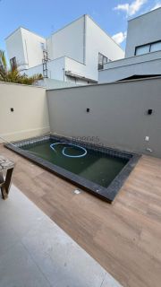 Casa de Condomínio Para Vender com 3 quartos 3 suítes no bairro NOVO URUGUAI em Teresina