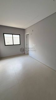 Casa de Condomínio Para Vender com 3 quartos 3 suítes no bairro NOVO URUGUAI em Teresina