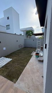 Casa de Condomínio Para Vender com 3 quartos 3 suítes no bairro NOVO URUGUAI em Teresina
