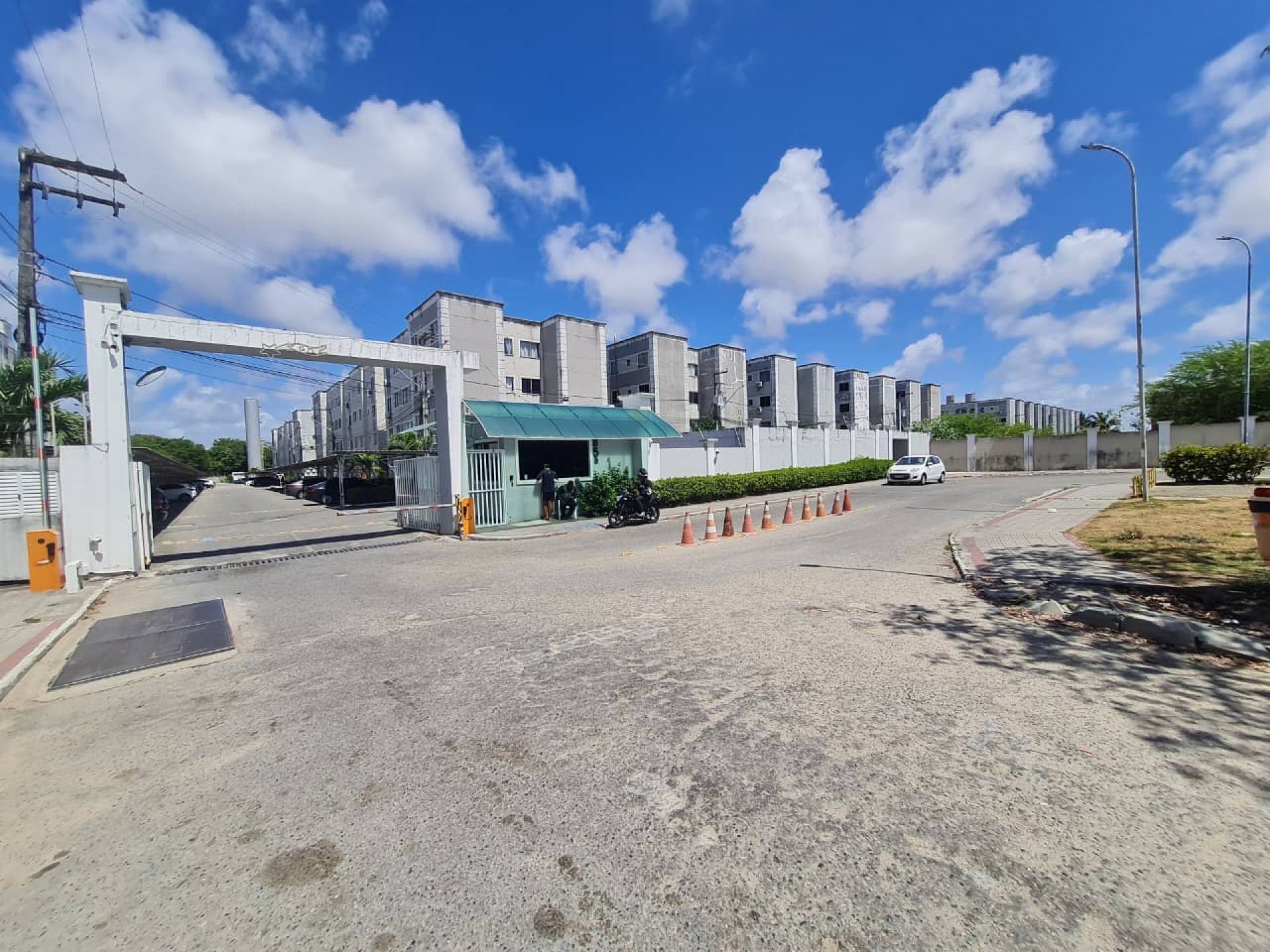 Apartamento Para Alugar com 2 quartos no Condomínio Alamedas Jardins