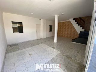 ALUGA- SE CASA COM 2 PAVIMENTOS NA BARRA DOS COQUEIROS