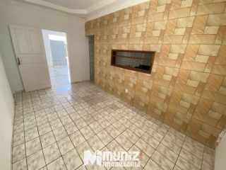 ALUGA- SE CASA COM 2 PAVIMENTOS NA BARRA DOS COQUEIROS