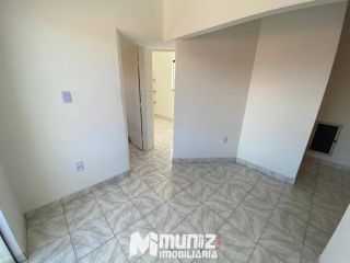 ALUGA- SE CASA COM 2 PAVIMENTOS NA BARRA DOS COQUEIROS