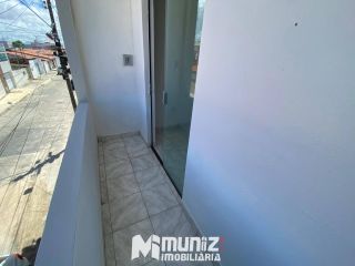 ALUGA- SE CASA COM 2 PAVIMENTOS NA BARRA DOS COQUEIROS