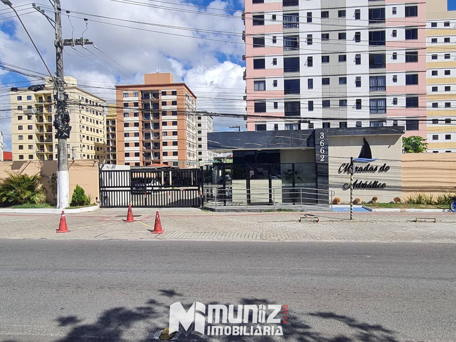 ALUGA-SE APTO  MOBILIADO NO COND. MORADAS DO ADRIÁTICO