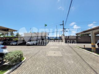 ALUGA-SE APTO  MOBILIADO NO COND. MORADAS DO ADRIÁTICO