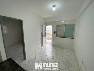 ALUGA-SE APARTAMENTO NA RUA ANTÔNIO VIEIRA DE MENEZES