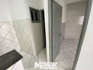 ALUGA-SE APARTAMENTO NA RUA ANTÔNIO VIEIRA DE MENEZES